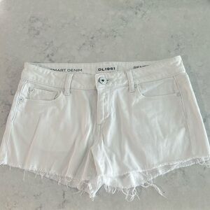 DL1961 White Jean Shorts, sz 26